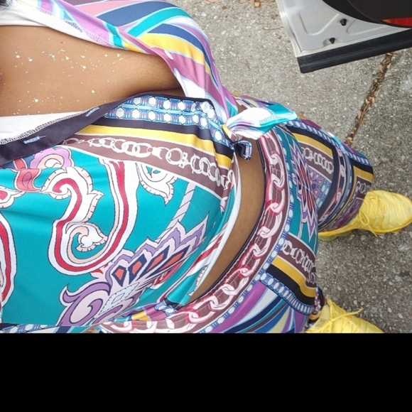 Vibrant Women's Patterned Pantsuit - Picture 2 of 4